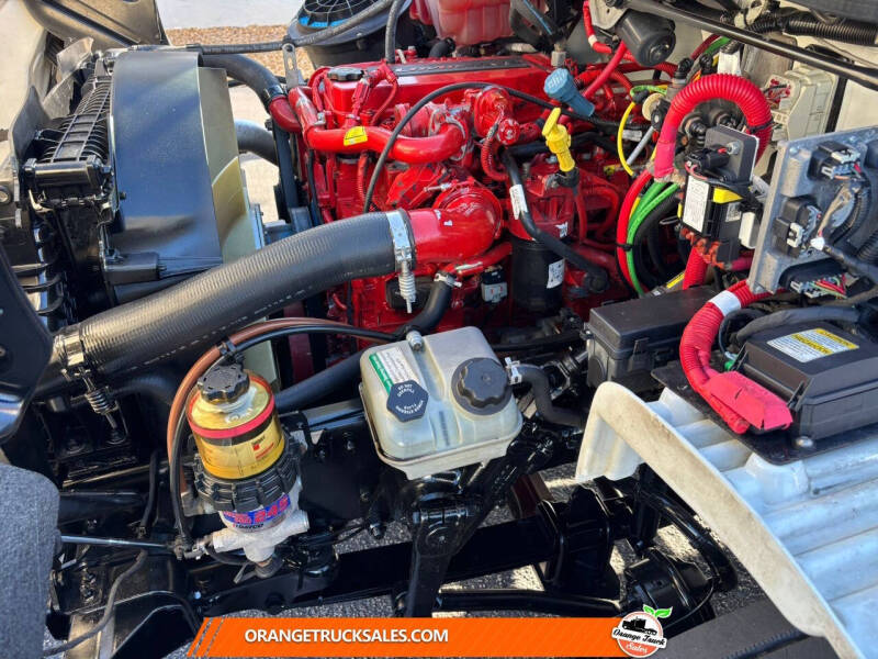 2020 Freightliner M2 106