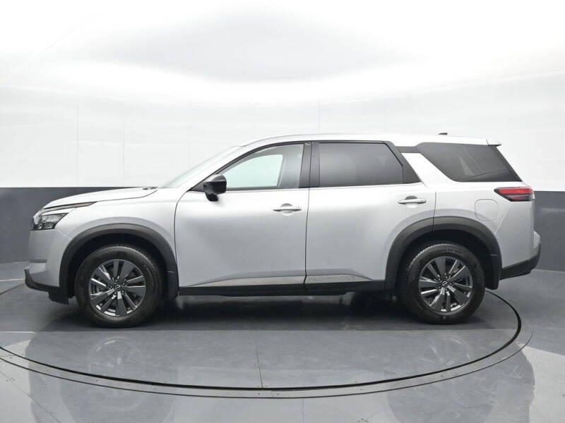 2024 Nissan Pathfinder S