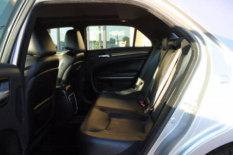 2017 Chrysler 300 C Platinum