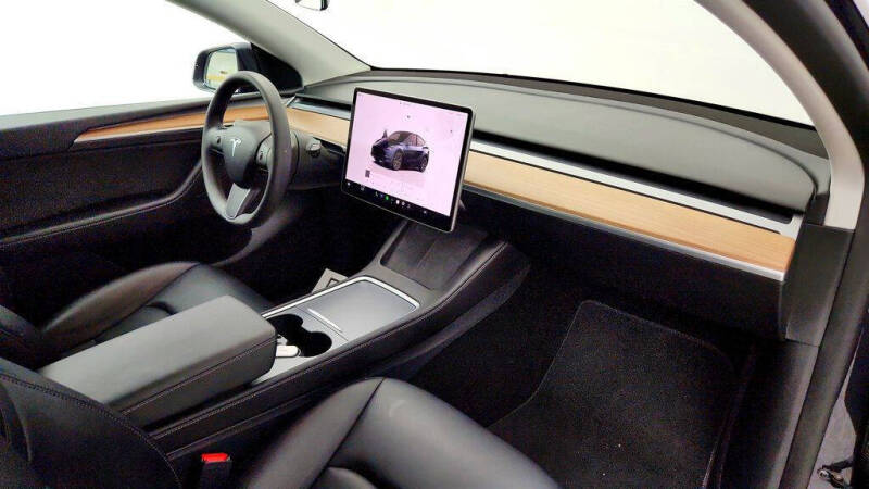 2025 Tesla Model Y Long Range