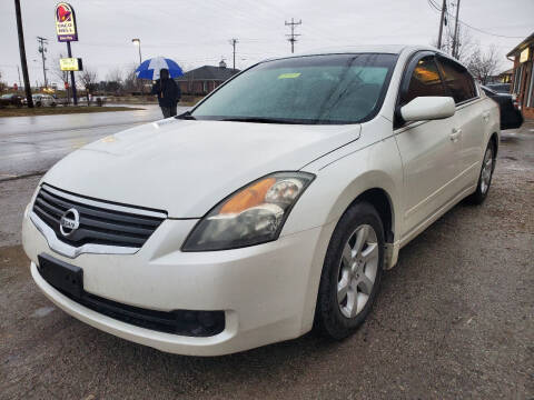 2008 Nissan Altima for sale at Woodford Car Company in Versailles KY