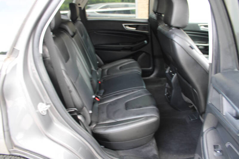 2021 Ford Edge Titanium