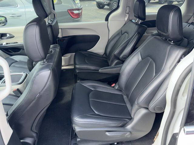 2024 Chrysler Pacifica Plug-In Hybrid Select