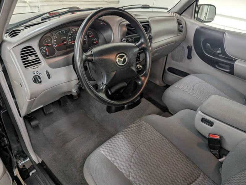 2001 Mazda B-Series B3000 SE