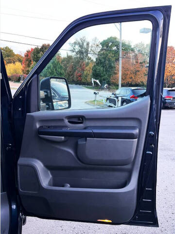 2016 Nissan NV 3500 HD SL