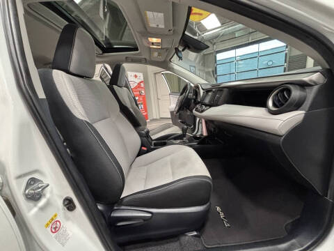 2017 Toyota RAV4 Hybrid XLE