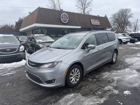 2017 Chrysler Pacifica Touring-L