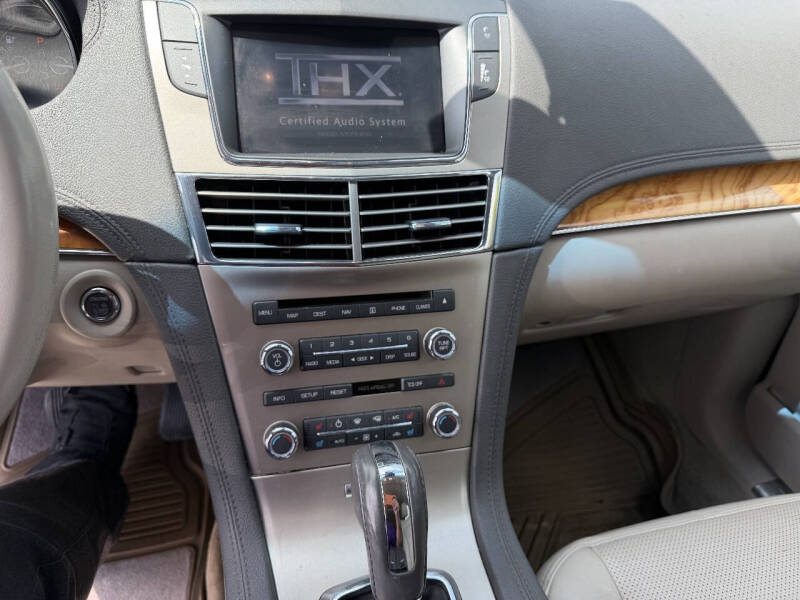 2011 Lincoln MKT