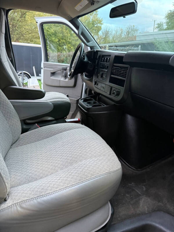 2017 Chevrolet Express LS 2500