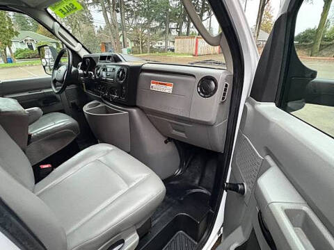 2017 Ford E-Series