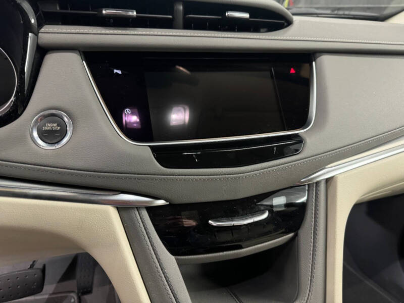 2022 Cadillac XT5 Premium Luxury