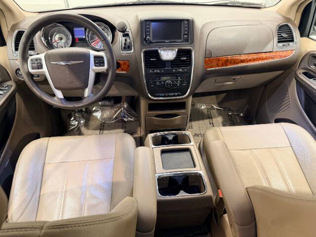 2016 Chrysler Town and Country Touring