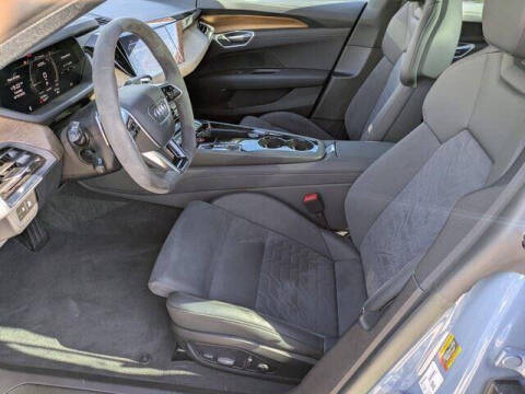 2023 Audi e-tron GT quattro Premium Plus