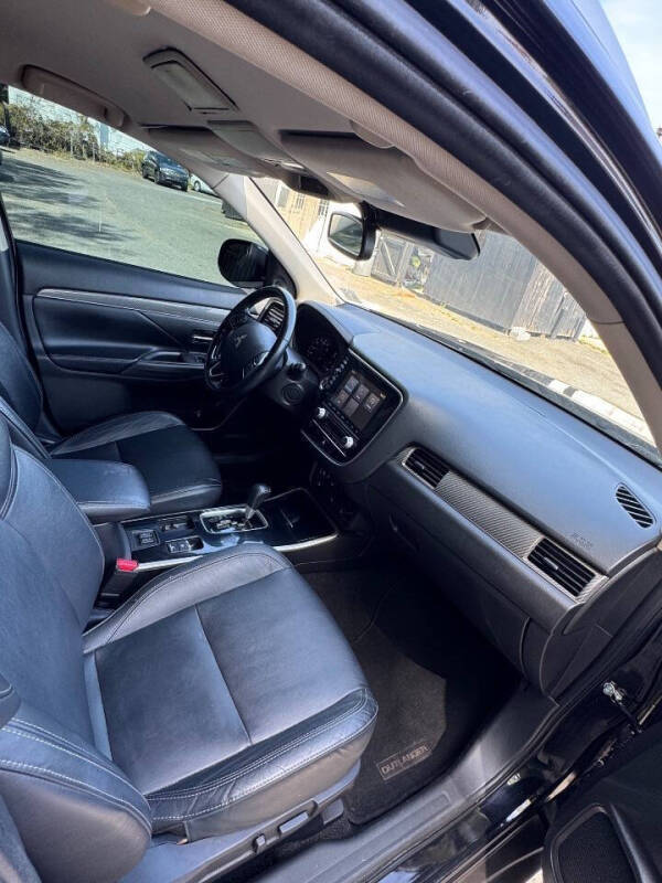 2020 Mitsubishi Outlander SE