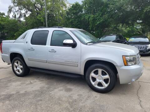 2013 Chevrolet Avalanche for sale at FAMILY AUTO BROKERS in Longwood FL