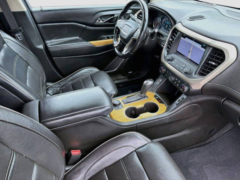 2017 GMC Acadia Denali