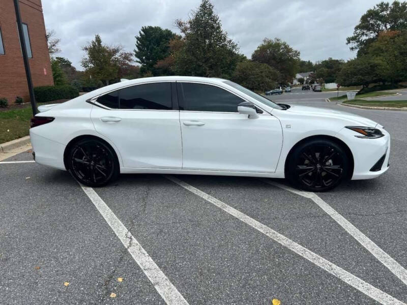 2023 Lexus ES 300h F SPORT Handling