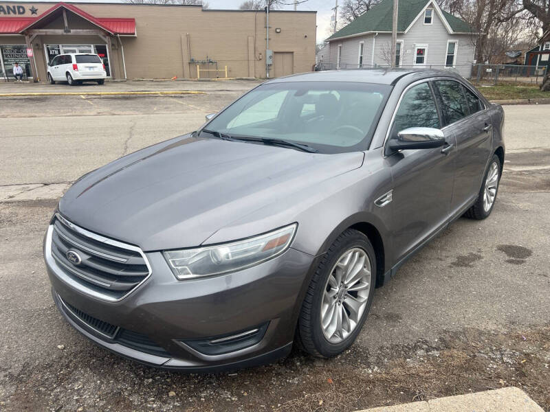 2013 Ford Taurus Limited's photo