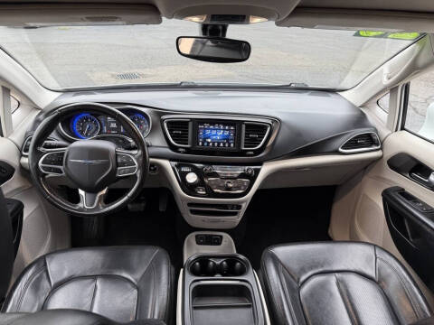 2020 Chrysler Pacifica Touring L