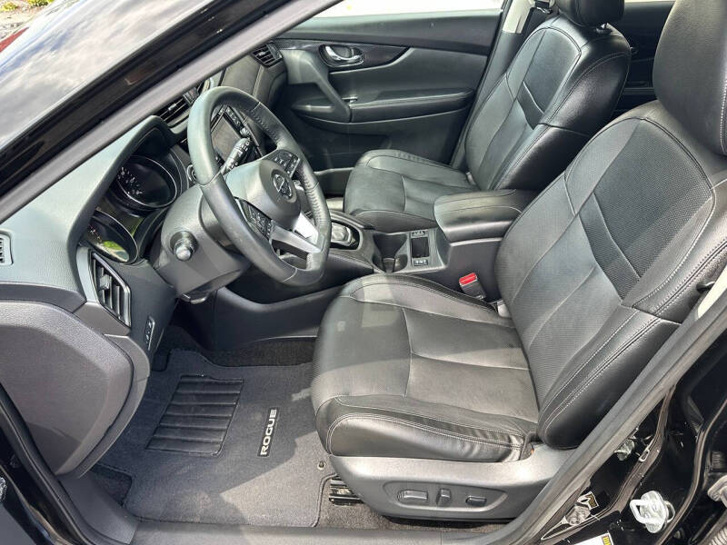 2017 Nissan Rogue SL