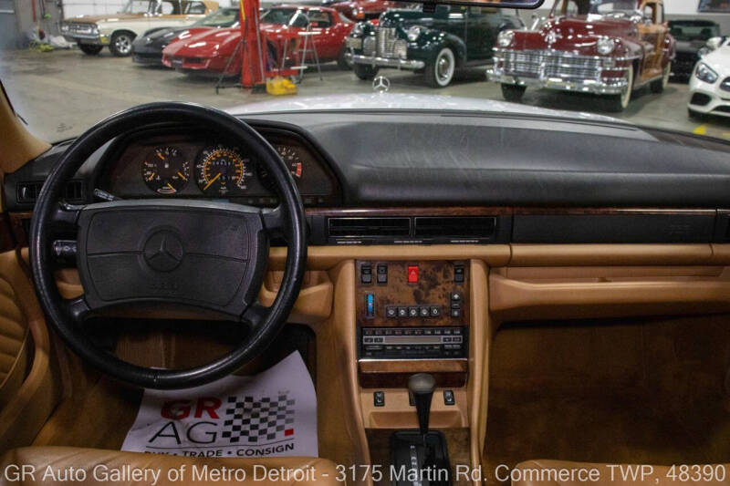 1991 Mercedes-Benz 560-Class 560 SEL