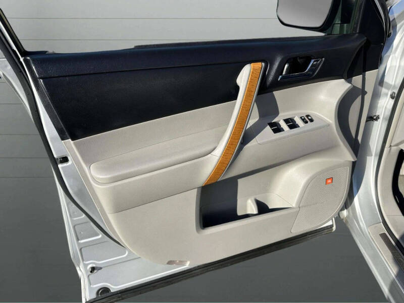 2010 Toyota Highlander Hybrid Limited