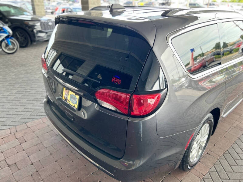 2019 Chrysler Pacifica Touring L