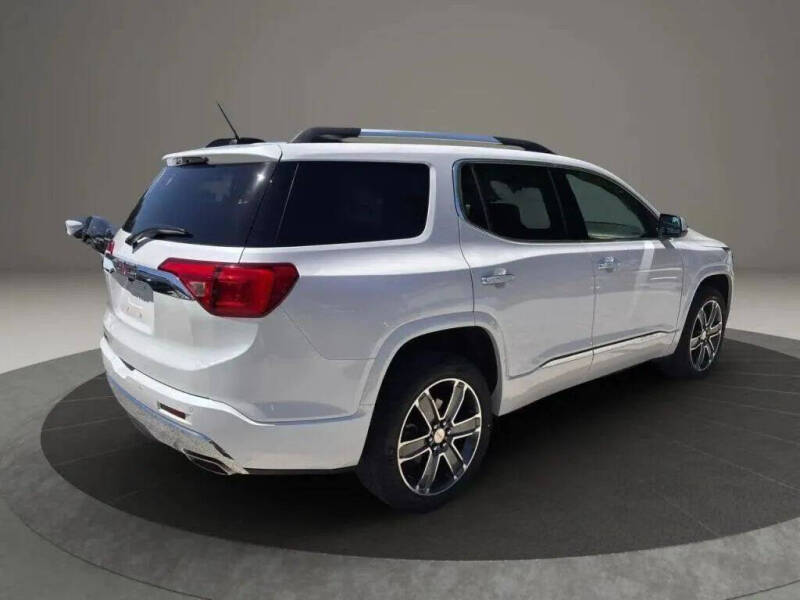 2017 GMC Acadia Denali