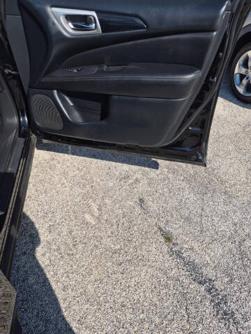 2018 Nissan Pathfinder SV