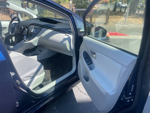 2012 Toyota Prius Two