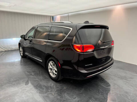 2019 Chrysler Pacifica Limited 35th Anniversary