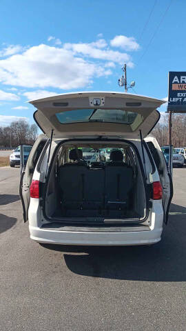 2011 Volkswagen Routan S