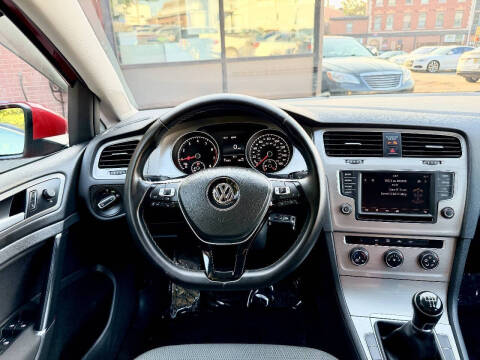 2016 Volkswagen Golf TSI S