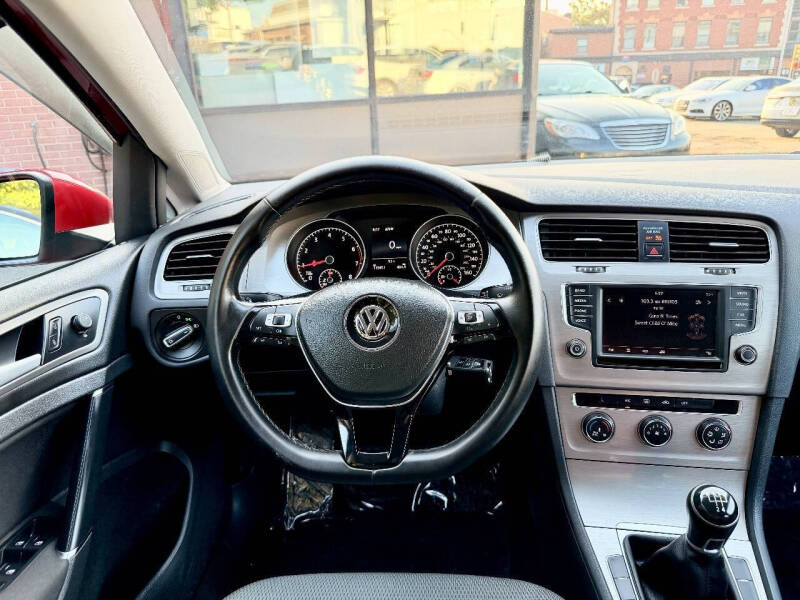2016 Volkswagen Golf TSI S