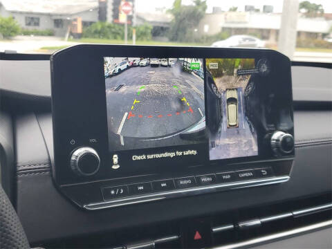 2025 Mitsubishi Outlander PHEV SE