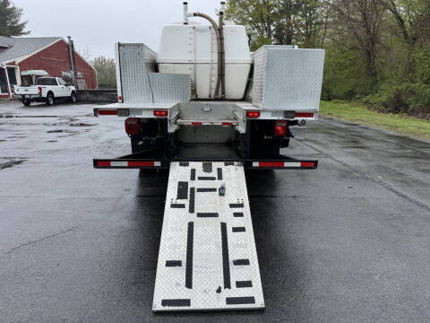 2011 Freightliner M2 106