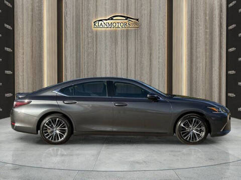 2025 Lexus ES 300h F SPORT Design