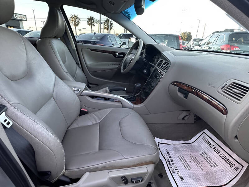 2005 Volvo XC70