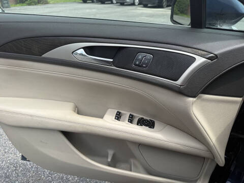 2017 Lincoln MKZ Select