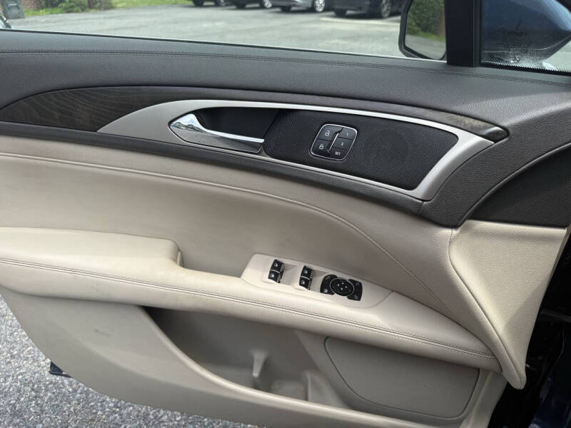 2017 Lincoln MKZ Select
