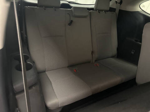 2020 Toyota Highlander LE