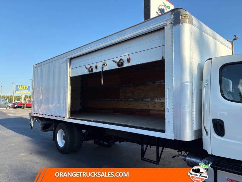 2018 Freightliner M2 106