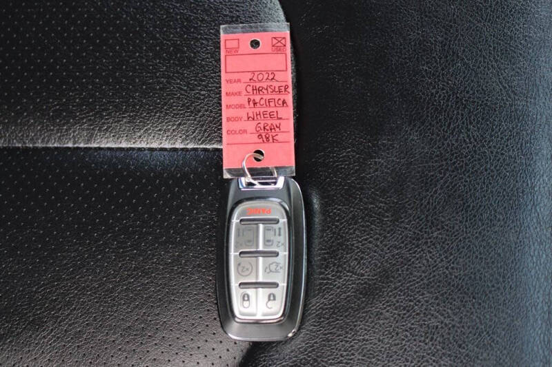 2022 Chrysler Pacifica Touring L