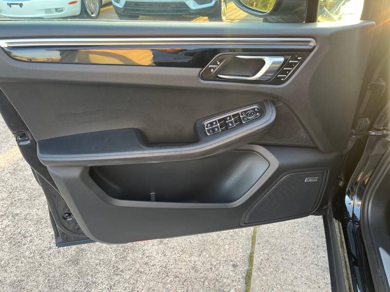 2017 Porsche Macan S