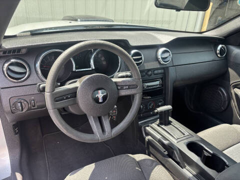 2008 Ford Mustang V6 Deluxe