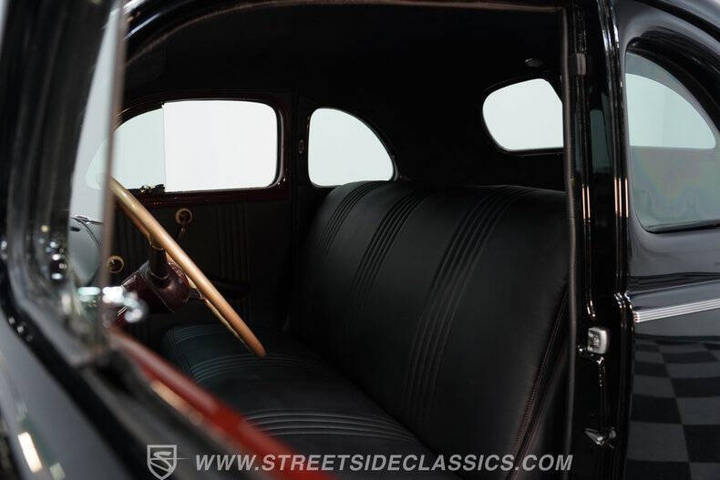 1940 Ford Deluxe