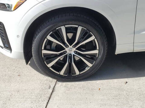 2023 Volvo XC60 B5 Plus Dark Theme