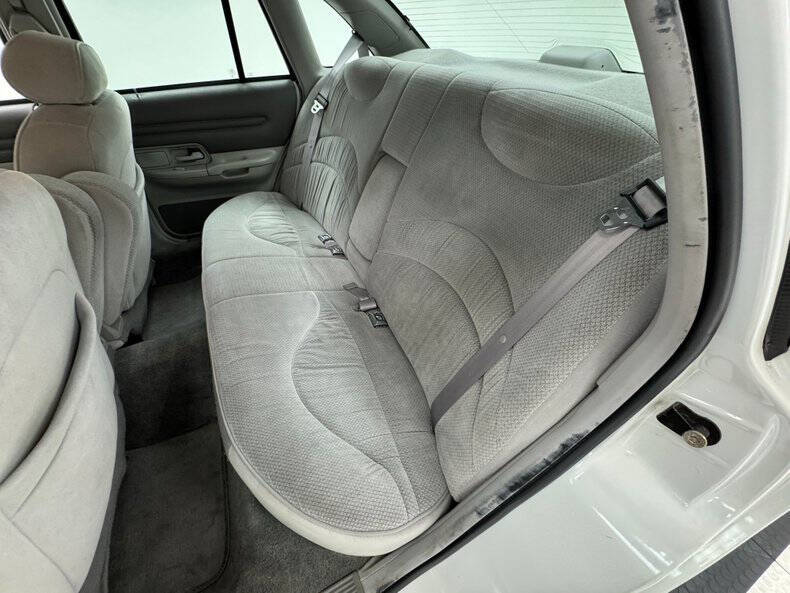 1997 Ford Crown Victoria LX