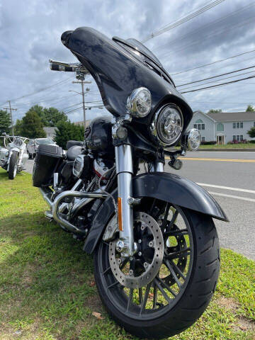 2020 Harley-Davidson CVO STREET GLIDE (FLHXSE) for sale at CAR CONNECTIONS INC. in Somerset MA