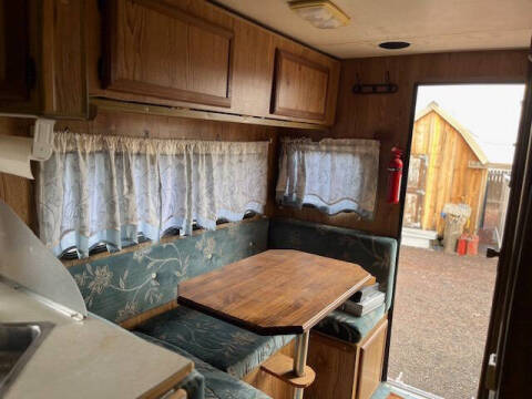 1991 Cascade 10 Ft Truck Camper